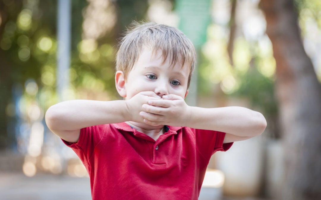 Consejos de un día a la vez para ayudar a su hijo a superar la tartamudez-1